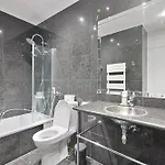 2 Bedroom Quartier Champs Elysees 3 Free Netflix