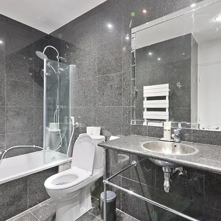 2 Bedroom Quartier Champs Elysees 3 Free Netflix